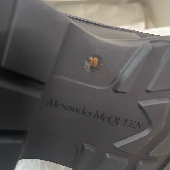 COPY - BNIB Alexander McQueen 666410WHZ66 Woman’s boot Black 40 - Picture 14 of 16